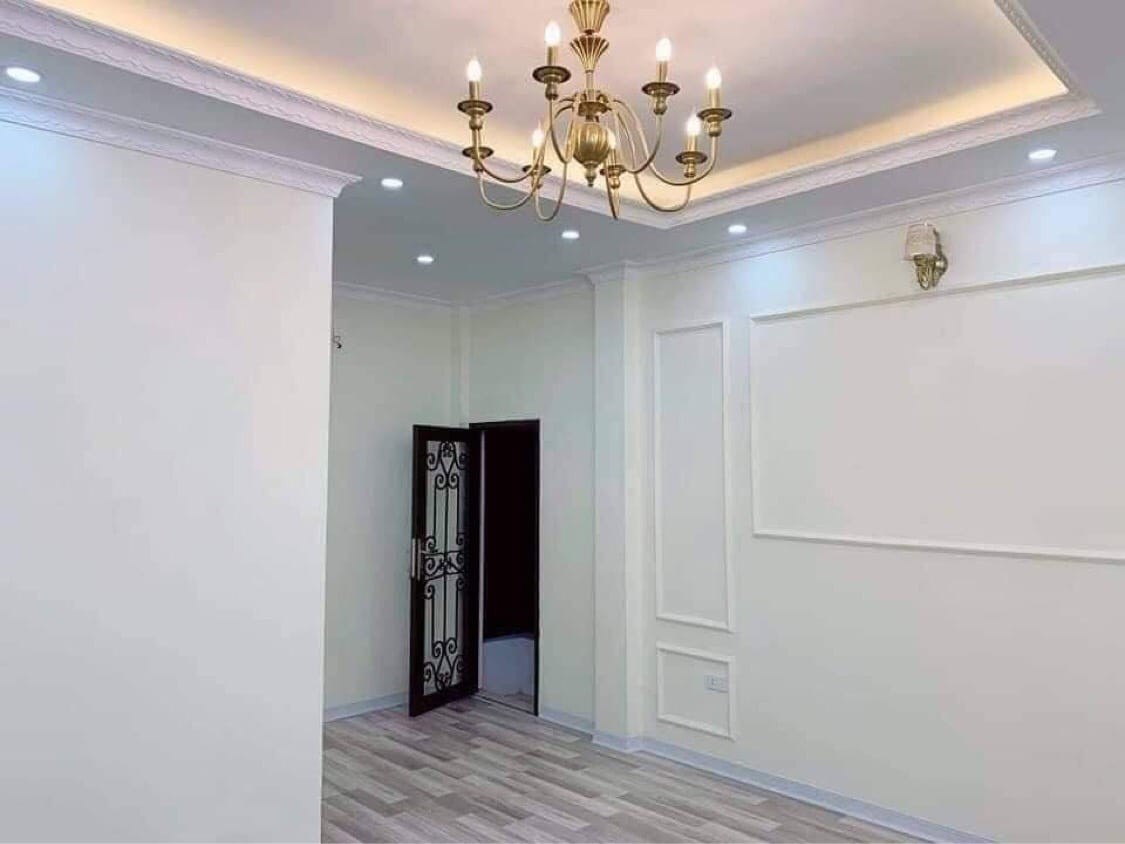 Chính chủ cần bán gấp nhà Nguyễn Trãi 82 m2 ô tô vào nhà giá 7.6 tỷ thoáng hai mặt trước sau