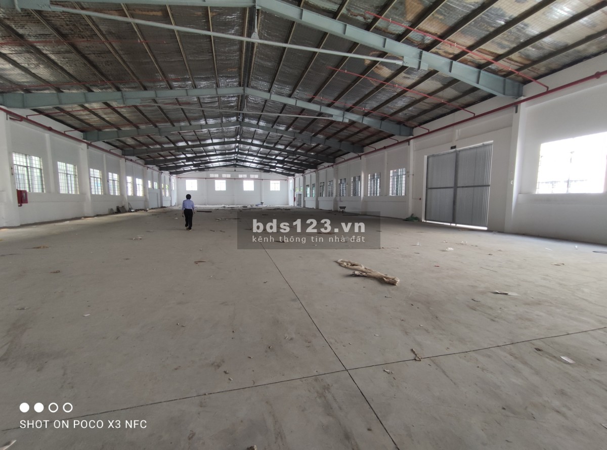Cho thuê kho xưởng dtsd 1800m2 đường Quốc Lộ 13, Hiệp Bình Phước, TP Thủ Đức