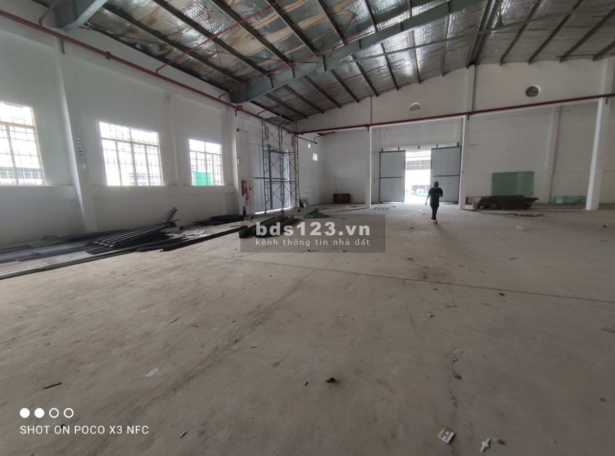 Cho thuê kho xưởng dtsd 1800m2 đường Quốc Lộ 13, Hiệp Bình Phước, TP Thủ Đức