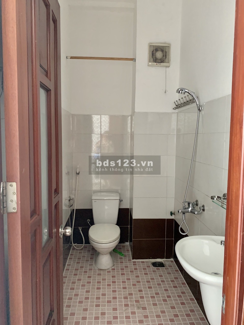 NHÀ MẶT TIỀN CHÍNH CHỦ CHO THUÊ, CÓ HOA HỒNG CHO MÔI GIỚI