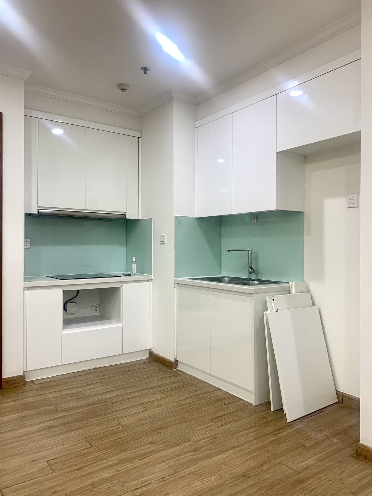 Gia đình cần chuyển nhượng căn hộ 82m2 khu Park Hill - Times City giá 4.35 tỷ thu net
