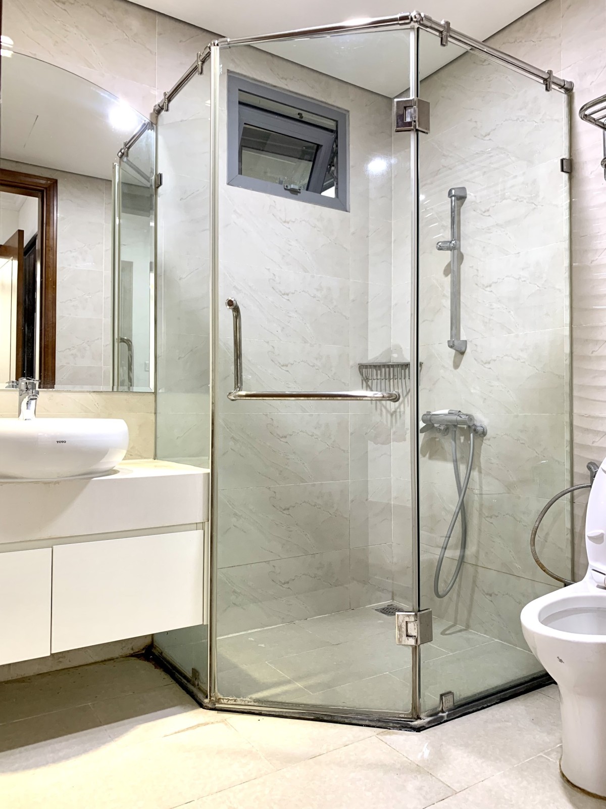 Bán căn 2PN khu Vinhomes Times City - Park Hill rộng 82m2, thiết kế các phòng ngủ vuông vắn, đồ