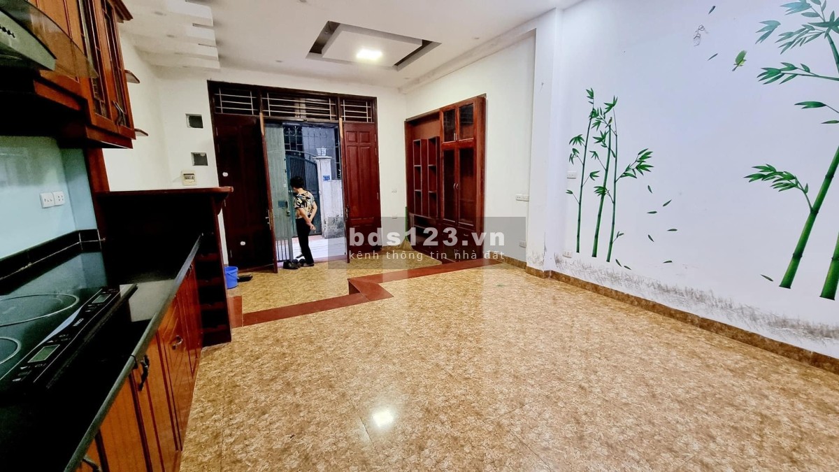 Bán nhà phố Minh Khai, Hai Bà Trưng, Ô tô tránh kinh doanh đỉnh, 5 tầng giá bán chỉ 4,3 tỷ đồng