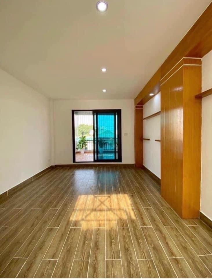 Bán nhà đẹp thang máy, ô tô tránh, có gara ô tô đường Hoàng Văn Thái dt 47m2, 6 tầng, giá 11.3 tỷ