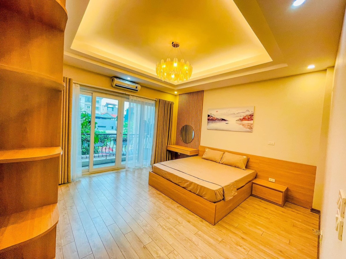 Bán nhà phố Văn Cao khu phân lô diện tích 68m2, 4 tầng mt 4.8m, giá bán chỉ 11.8 tỷ