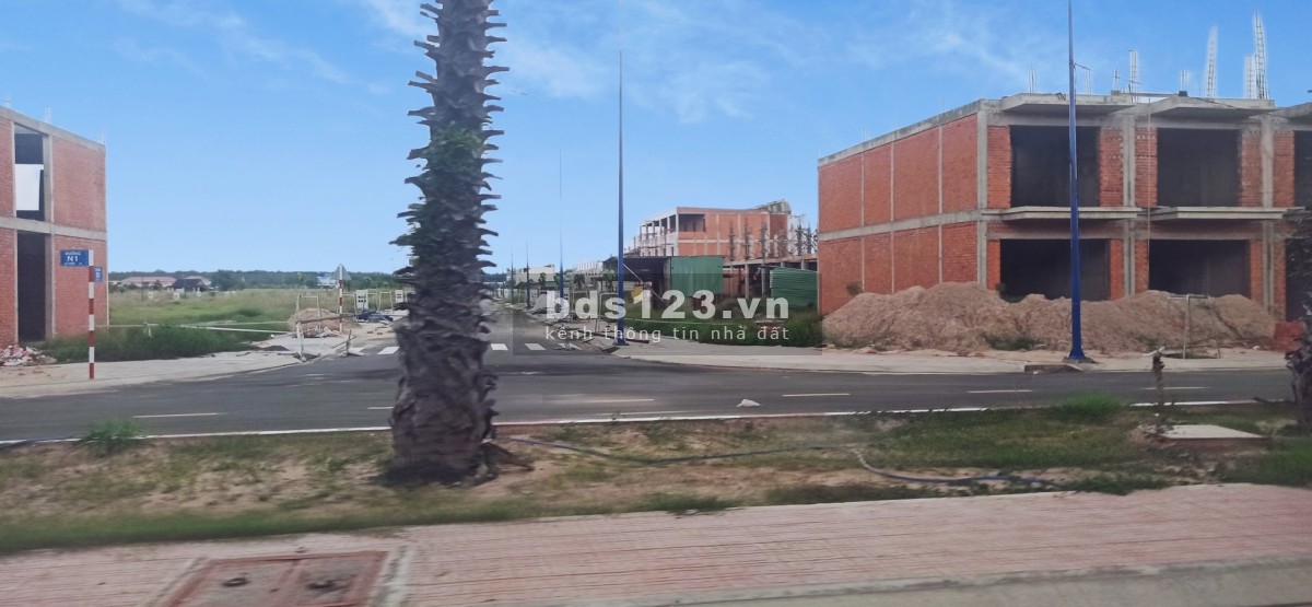 Chính chủ kẹt tiền vốn kinh doanh cần bán lô đất Thị trấn 80m2 thổ cư ngay KCN BÀU BÀNG