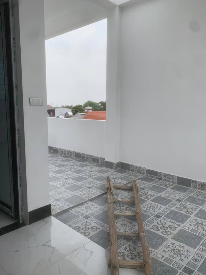 Bán nhà Thanh Trì, dt 32m2 x5 tầng, ô tô, mới, đẹp, rẻ, ở luôn, giá 2 tỷ khu dân trí