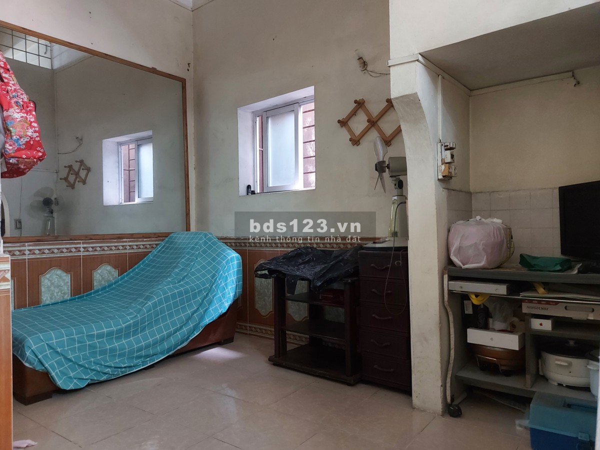 Cần bán nhà 3 tầng đúc diện tích rộng ngõ to giá bán 6,3 tỷ đồng TL