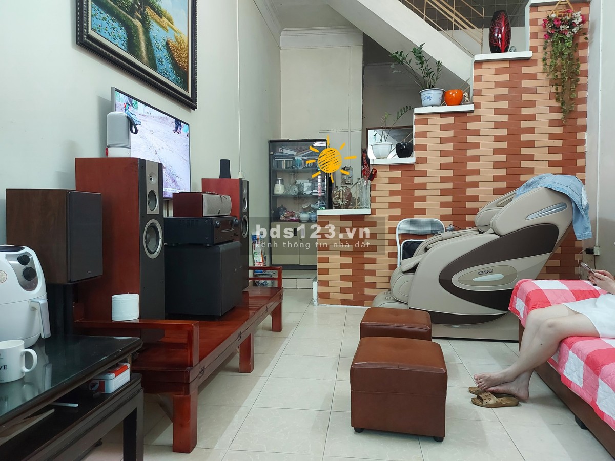 Cần bán nhà 3 tầng đúc diện tích rộng ngõ to giá bán 6,3 tỷ đồng TL