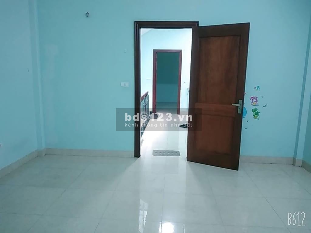 Cho thuê nhà 4 tầng ngõ ô tô phố Âu Cơ Quận Tây Hồ chỉ 15 triệu/tháng