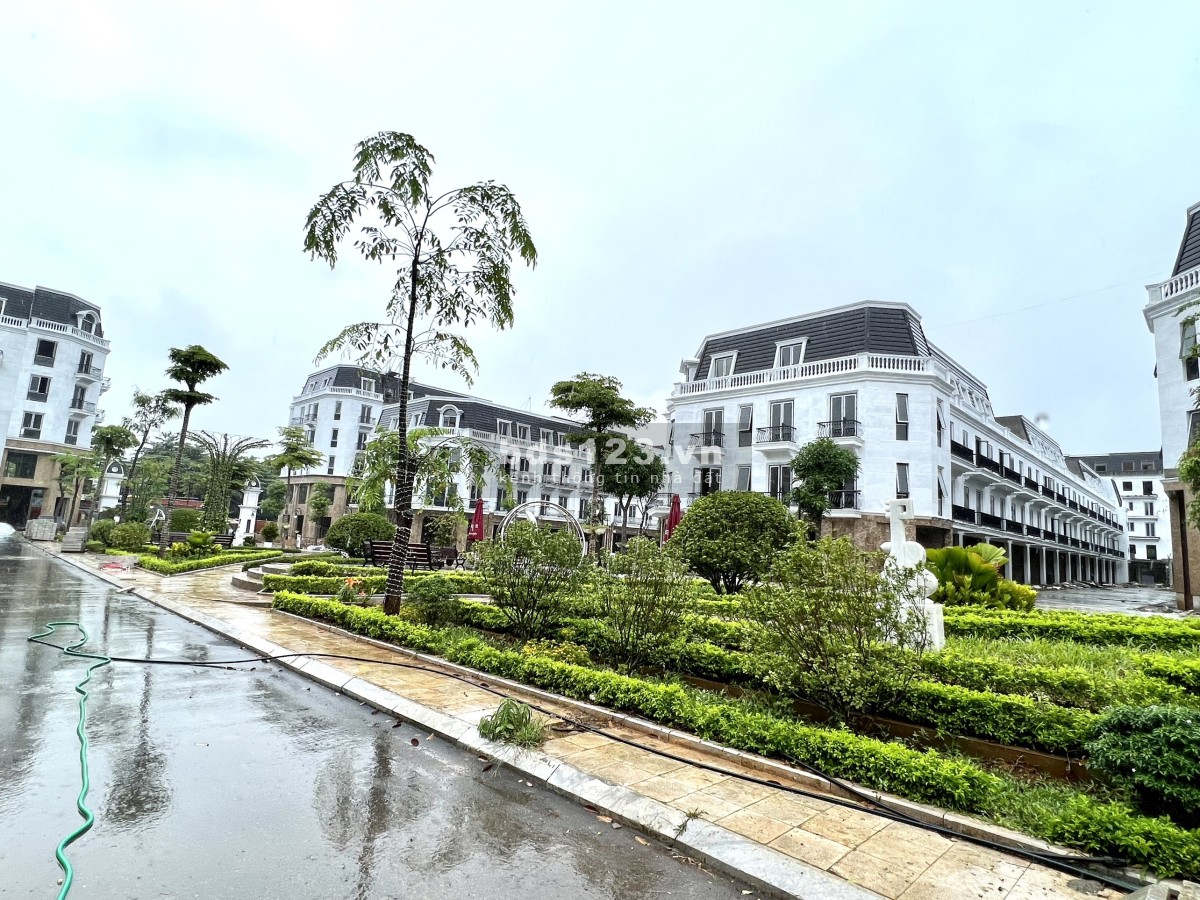 Bán shophouse giá chỉ 1.3 tỷ nhận kinh doanh ngay trung tâm khu phố thương mại