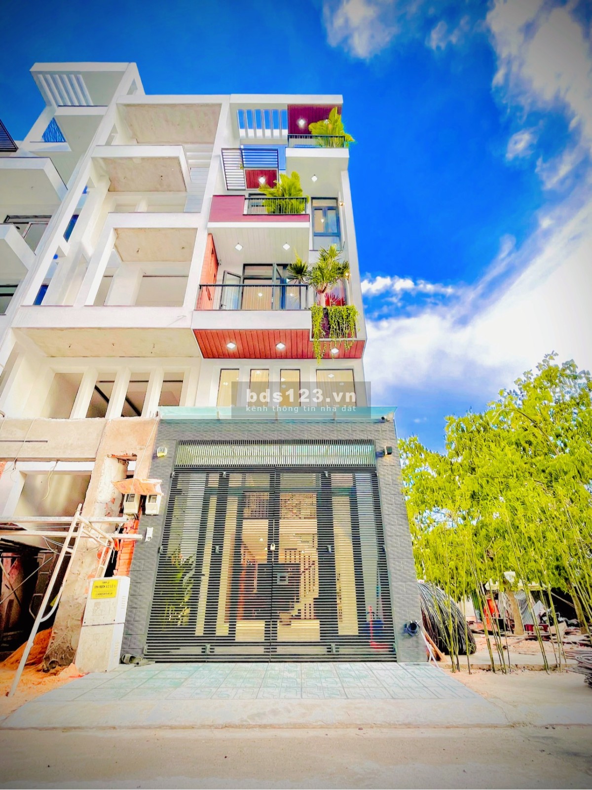 Bán nhà phố liền kề Phường 12, Quận Gò Vấp, Hồ Chí Minh khu dân cư đông đúc