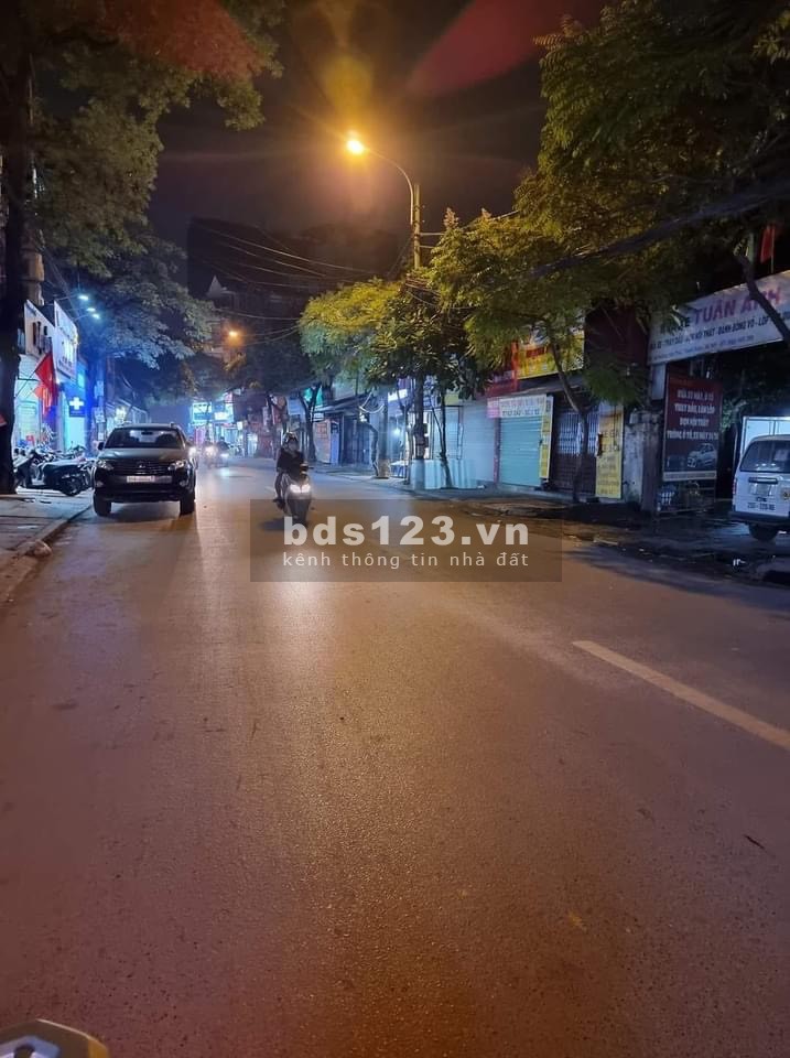 Mặt phố Hoàng Văn Thái, mặt tiền 8m, diện tích 182m2, giá 55 tỷ tròn trịa, đỉnh nhất phố