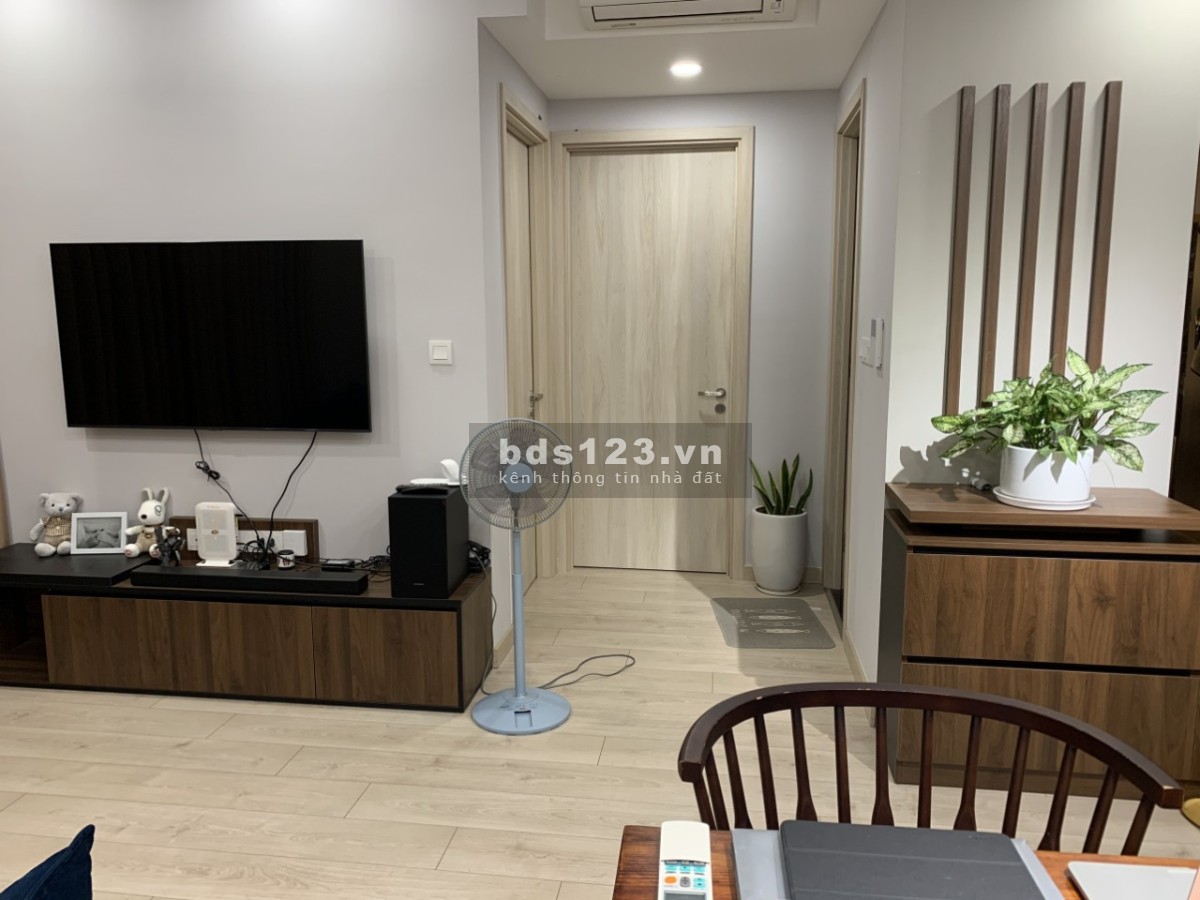 Chính chủ kí gửi bán căn 2PN 76m2 view nội khu siêu đẹp, full nội thất cao cấp giá 4,65 tỷ bao hết