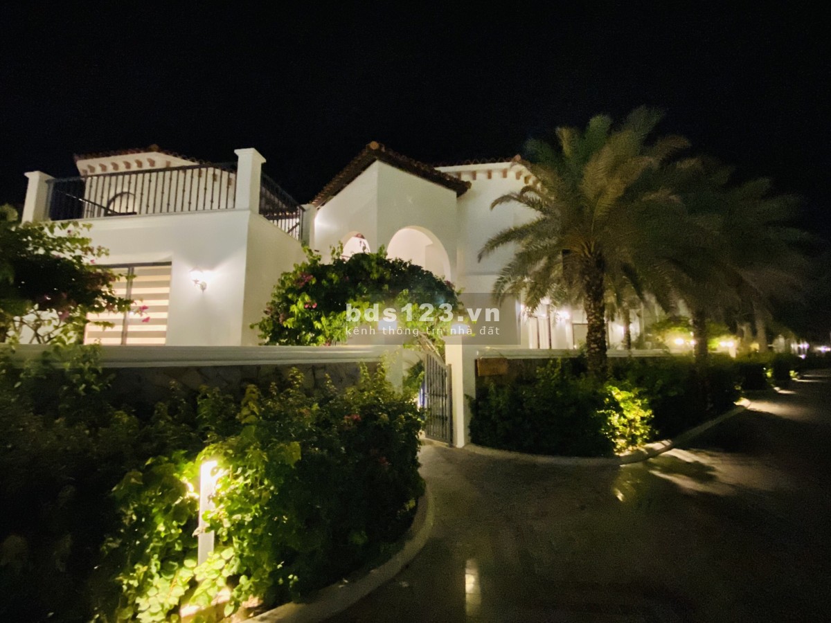 Bán căn siêu biệt thự 843m2 Cam Ranh Bay, Khánh Hòa, CK 15%, tặng 2 tỷ nội thất, du thuyền 3 tỷ