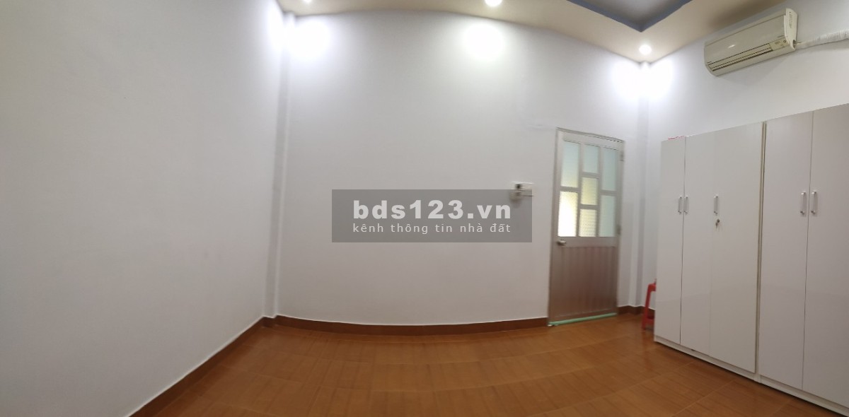 Cho thuê nhà nguyên căn có nội thất ngay bốn xã khu sầm uất, liên hệ 0368006228