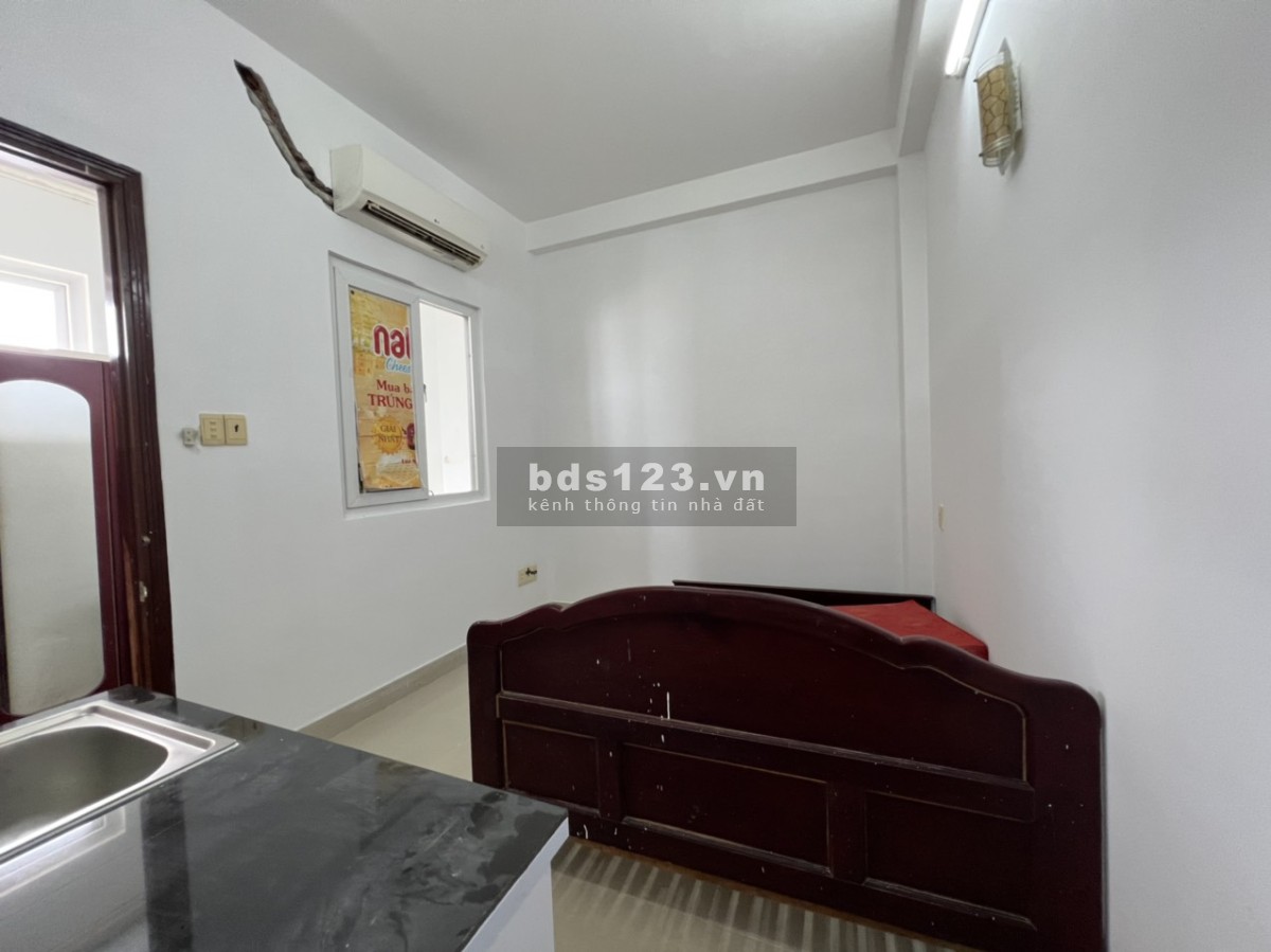 Trọ sẵn nội thất cơ bản ngay Cách Mạng Tháng 8 gần cv Lê Thị Riêng Quận 10
