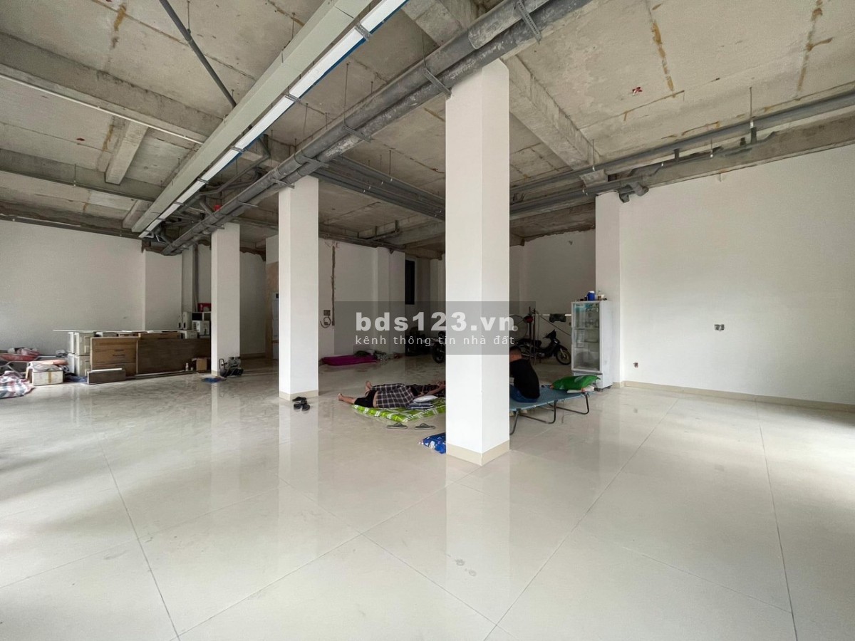 Cho thuê mặt bằng lớn khu căn hộ vị trí cực đẹp 2 mặt tiền Quận 7 lh 0826683528