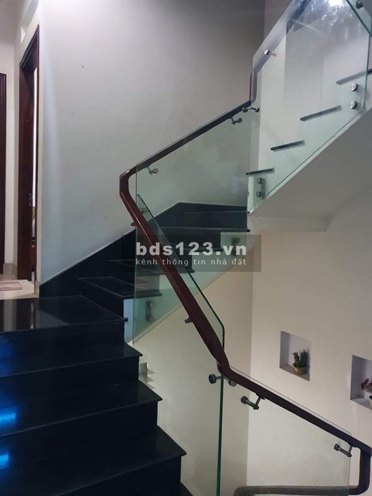 Bán nhà 5 Tầng. Hẻm xe hơi, đường Nghĩa Phát, phường 6, Tân Bình/ DT: 76m2. Giá 14 tỷ.