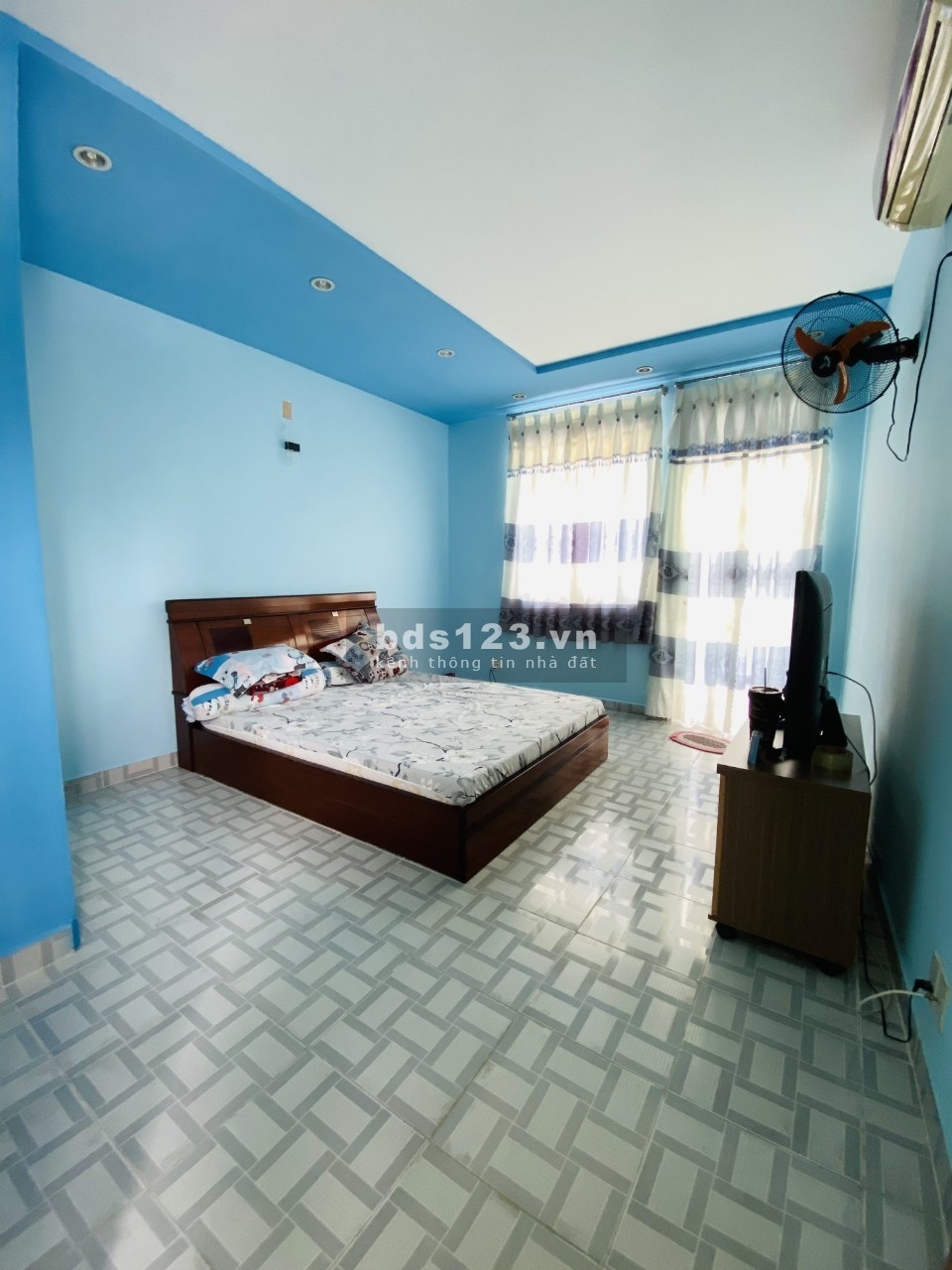 Bán nhà 4 tầng đúc bê tông cốt thép, Quận 6, diện tích sử dụng 66m2, giá chỉ 6 tỷ 7