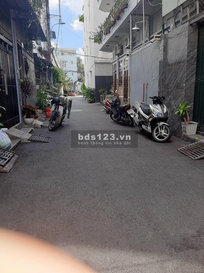 Bán nhà 1 trệt 1 lầu hơn 40m2 hẻm xe hơi ra vào Thạch Lam, giá bán 3.9 tỷ