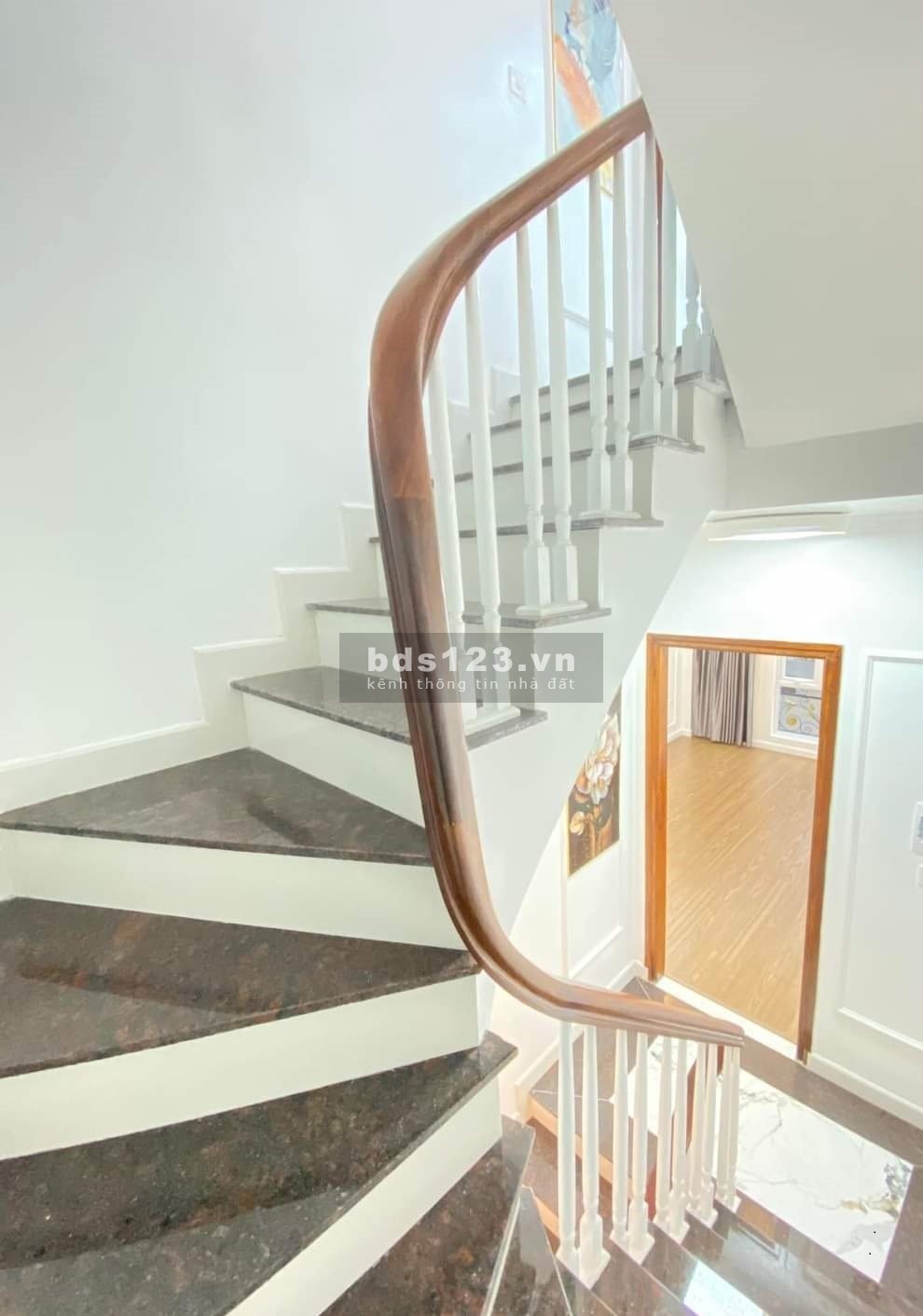 Bán nhà ở ngay phố Kim Mã nhà ở theo “ ý “ mình diện tích 38m² nhỉnh giá 4 tỷ đồng