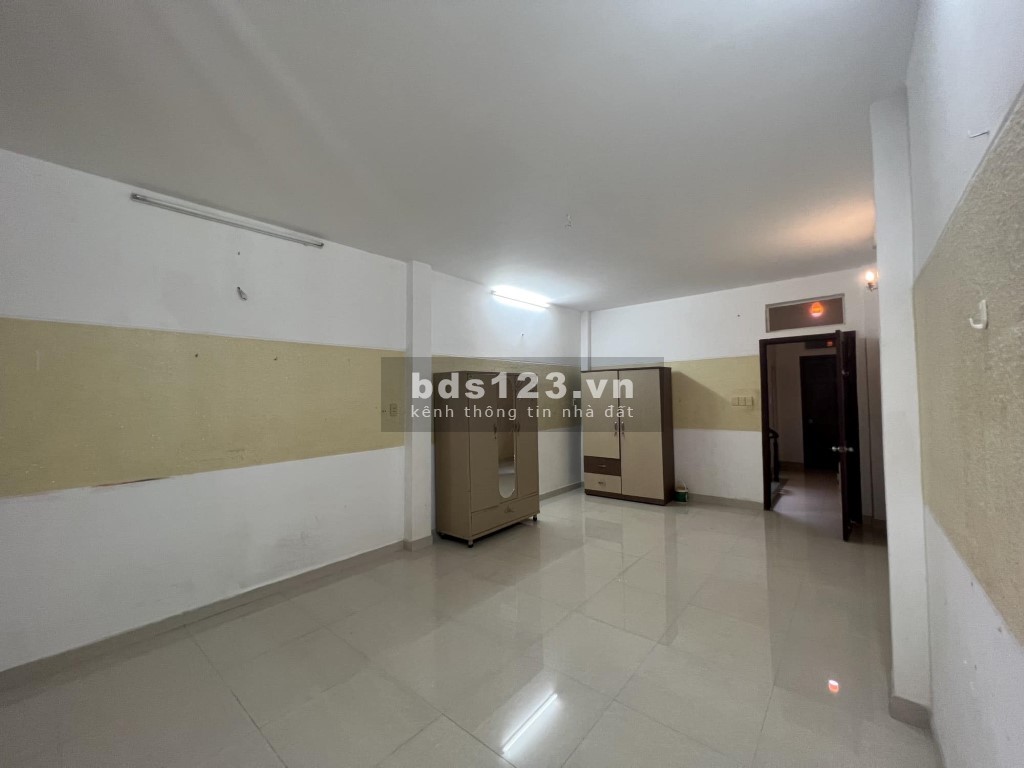 Chủ cần tiền kinh doanh giảm ngay 200 triệu bán gáp nhà 4 tầng khu Vip Bình Phú, giá 10 tỷ