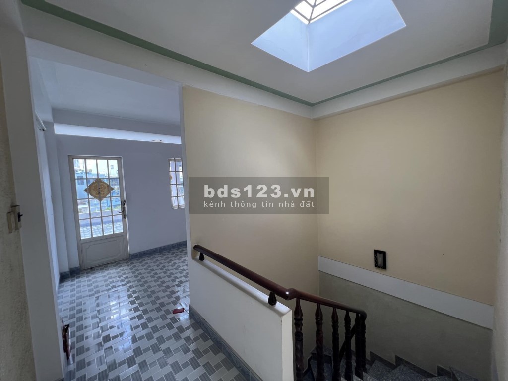 Chủ cần tiền kinh doanh giảm ngay 200 triệu bán gáp nhà 4 tầng khu Vip Bình Phú, giá 10 tỷ
