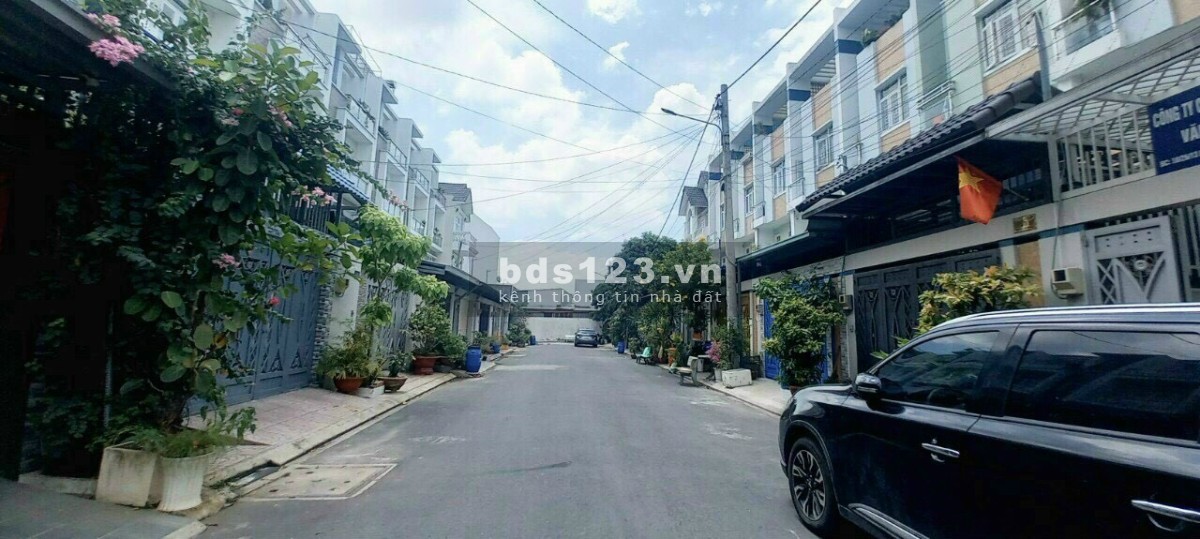 Bán nhà phố đường 10m thuộc kdc vạn xuân tam bình, sổ hồng hoàn công