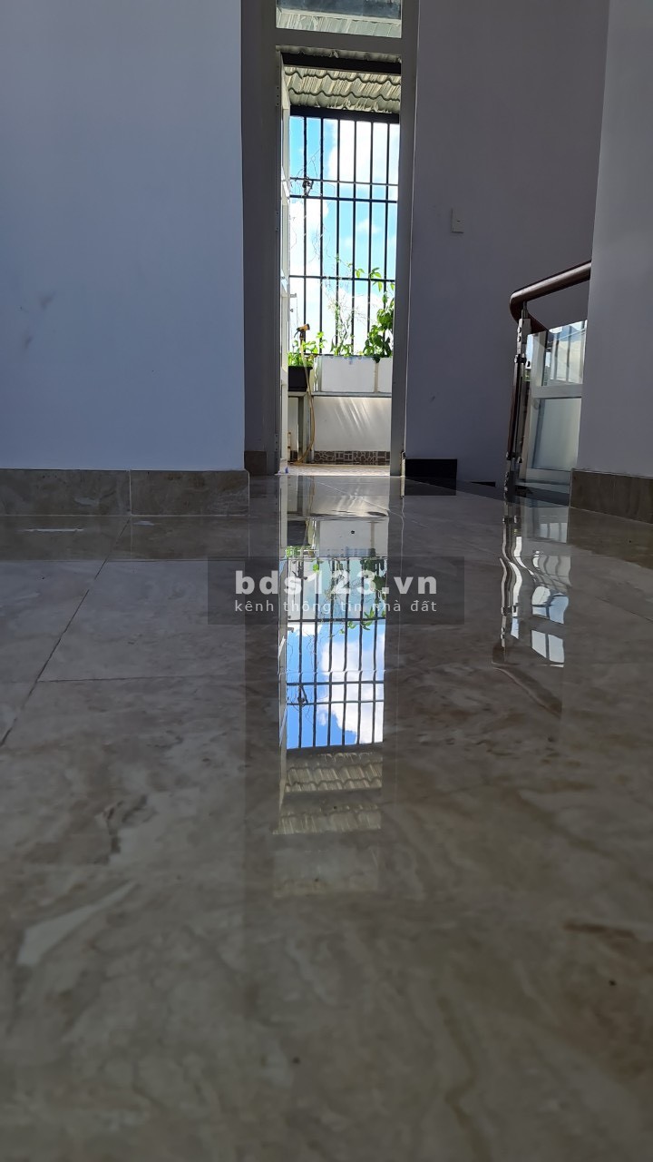 Bán nhà phố đường 10m thuộc kdc vạn xuân tam bình, sổ hồng hoàn công