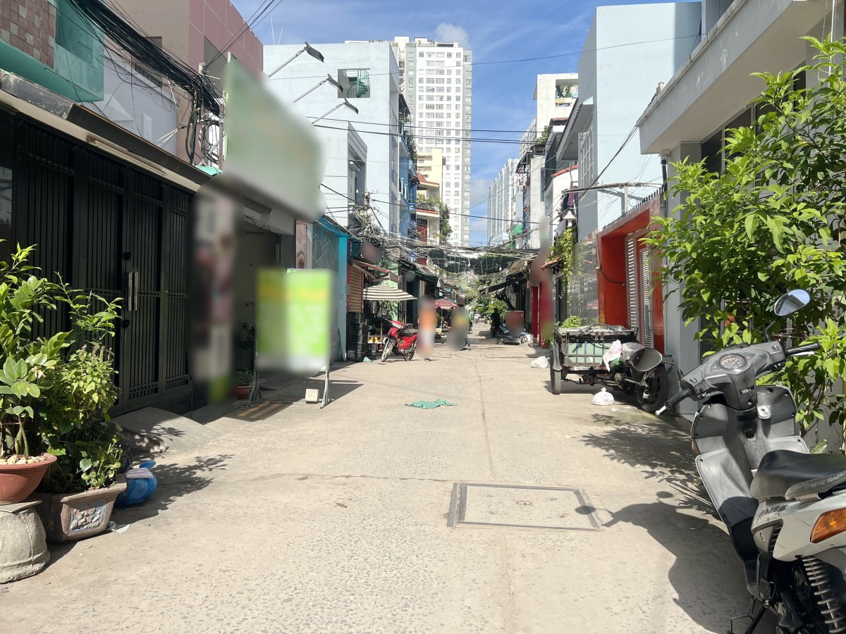 Nhà bán xe ô tô đậu trong nhà 5 tầng Chánh Hưng phường 4 Quận 8 giá 9tỷ5