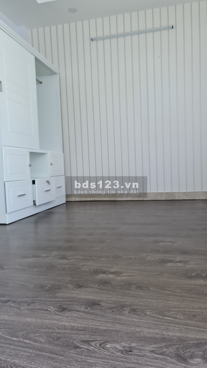 Bán nhà phố đường 10m thuộc kdc vạn xuân tam bình, sổ hồng hoàn công