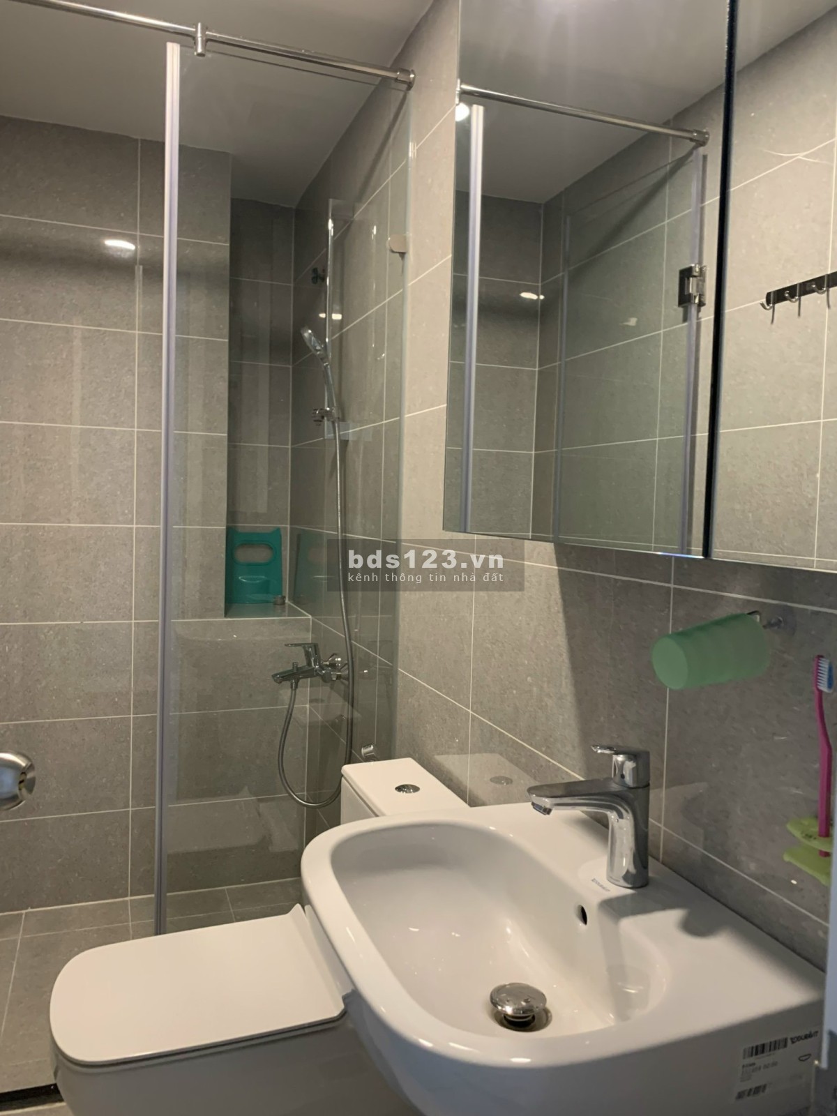 Chính chủ Terra Royal cần bán 2PN, diện tích sử dụng 71m2, giá bán 8.3 tỷ. LH: 0362668864
