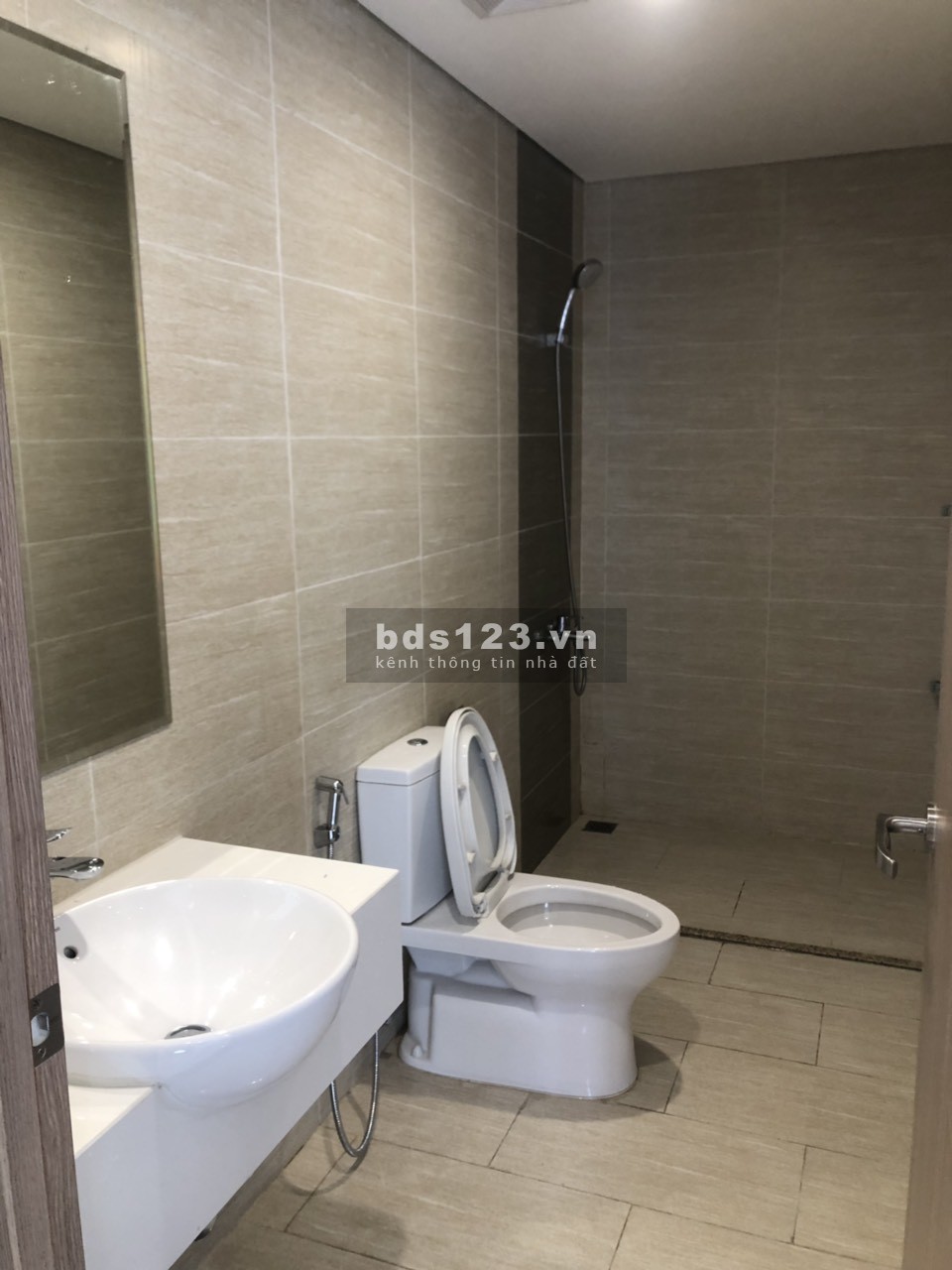 ( Vinhomes Ocean Park ) Cho thuê gấp căn hộ 80m2 full đồ 3PN , 2WC giá 10tr/thLH 0986936959