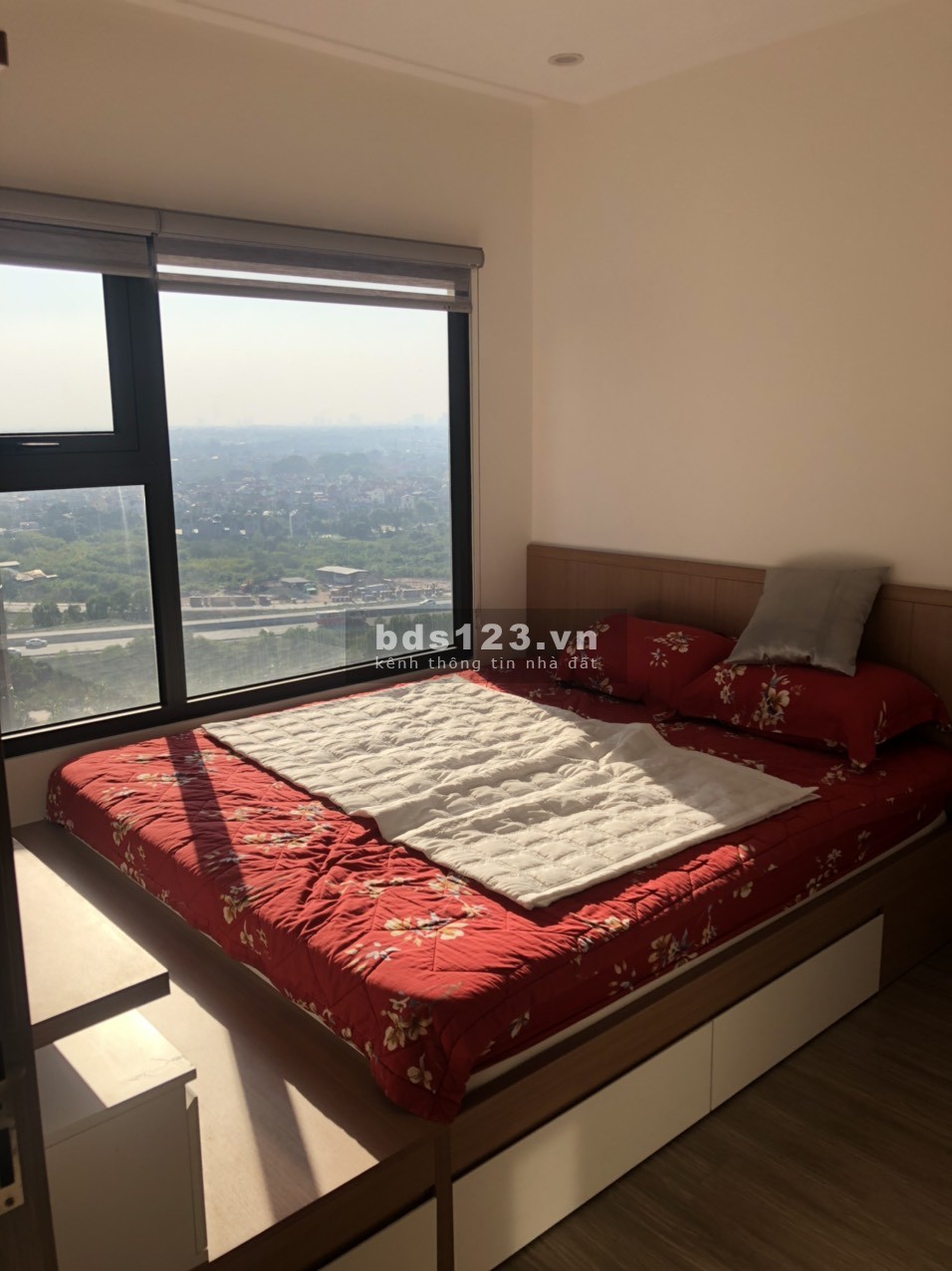 Cần bán căn hộ 3PN 2WC dt 80m2, giá 2.330 triệu chung cư Vinhomes Ocean Park