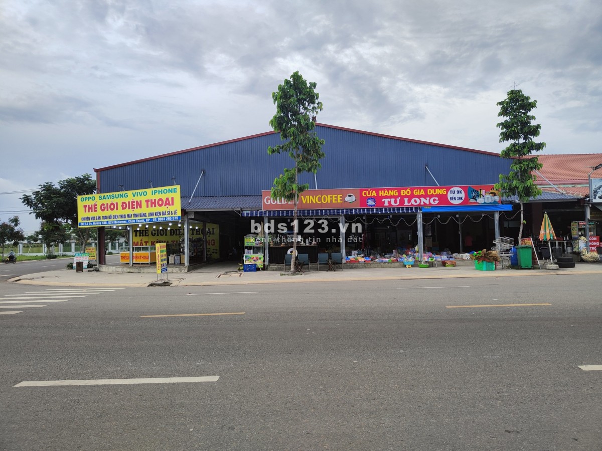 Lô đất cách khu công nghiệp 311 hecta của Becamex, chợ N3B và Bệnh Viện chỉ 100m.