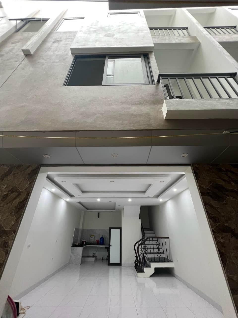 Nhà Đản Dị Uy Nỗ trung tâm Đông Anh 40m² xây 3 tầng mới tinh 100%