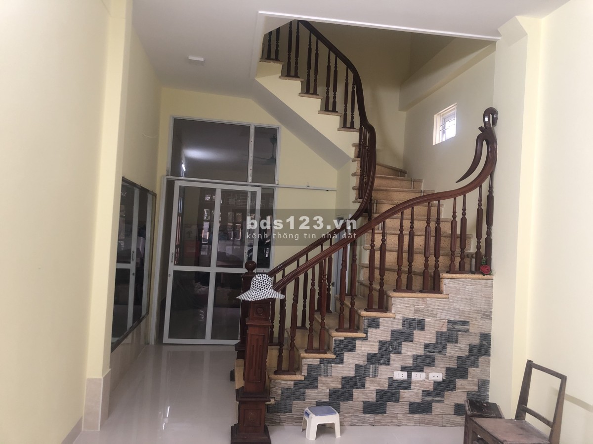 Bán nhà lô góc 5 tầng DTSD 59m² ô tô đỗ cửa ngõ 250 Kim Giang giá bán 6,8 tỷ đồng