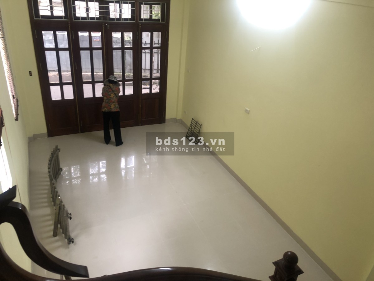 Bán nhà lô góc 5 tầng DTSD 59m² ô tô đỗ cửa ngõ 250 Kim Giang giá bán 6,8 tỷ đồng