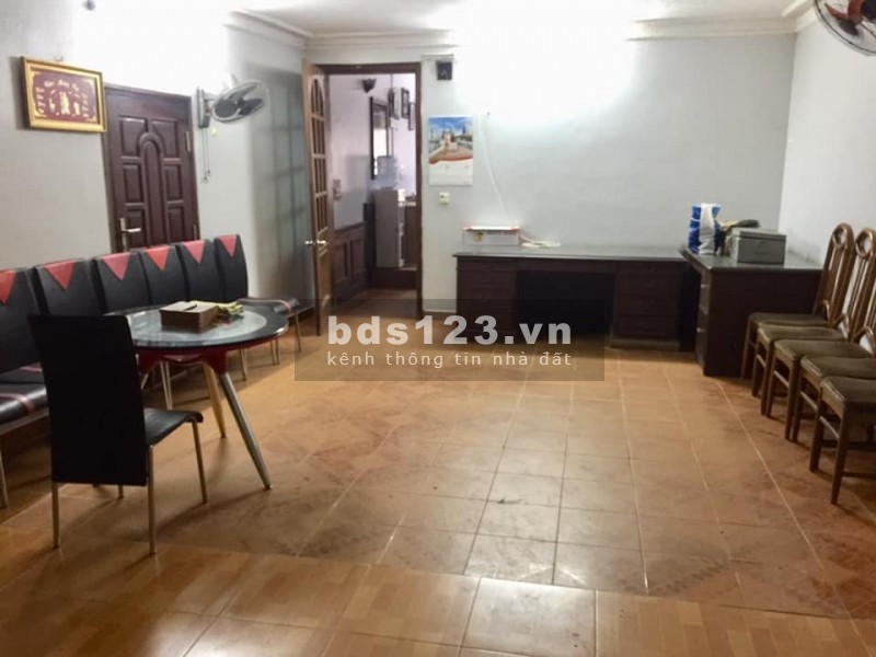 Bán nhà MP Nghi Tàm 4 tầng diện tích 107m2 mặt tiền 4,2m giá 37 tỷ liên hệ 0912442669