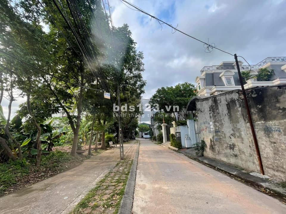 Bán đất tổ 9 Thạch Bàn diện tích sử dụng 191m2, mặt tiền 8m, nở hậu, đường ô tô tránh