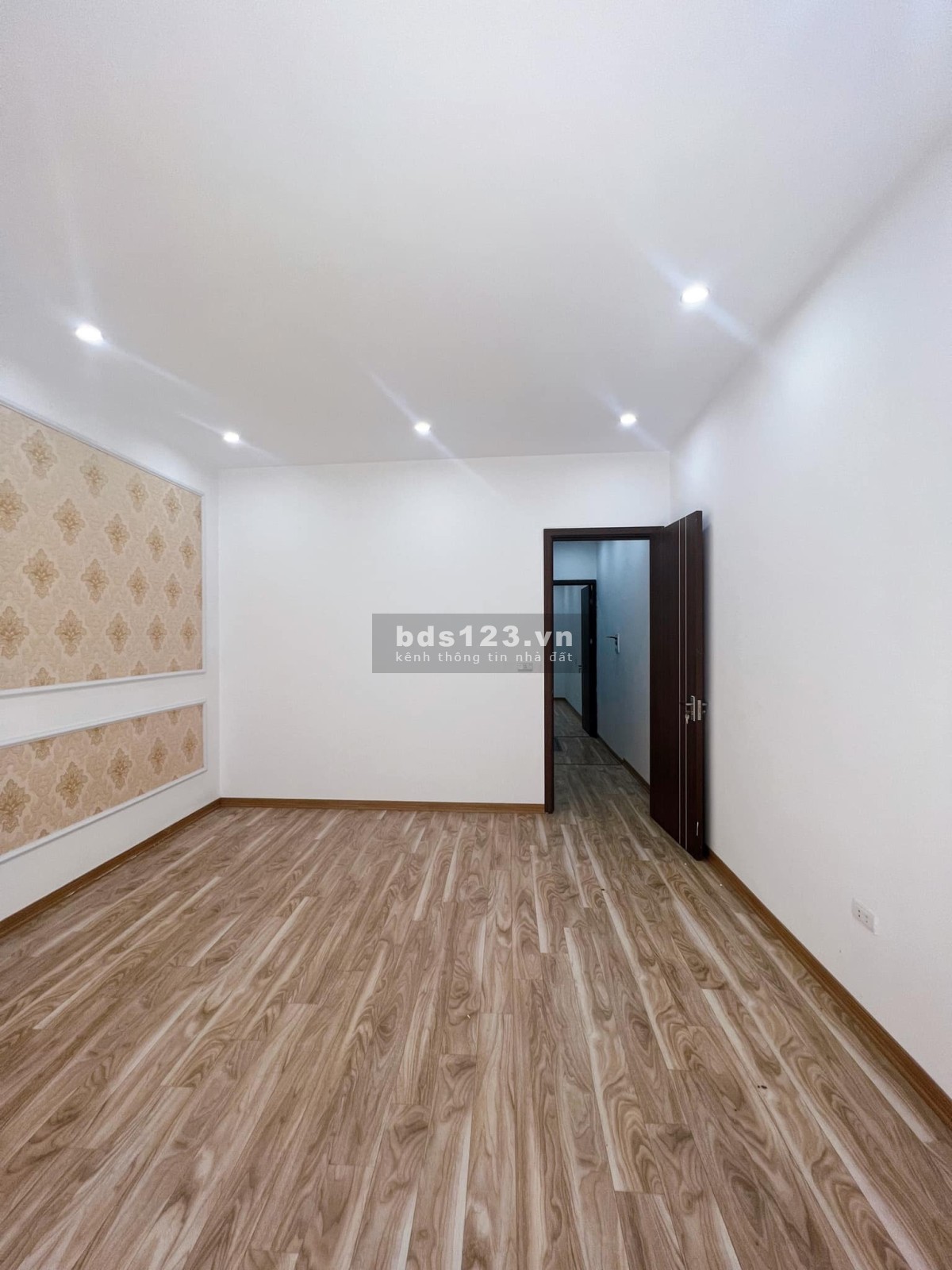 Bán biệt thự đường Láng siêu phẩm giá 6.3 tỷ 5 tầng mới đẹp nội thất xịn, ở ngay lh 0941309594