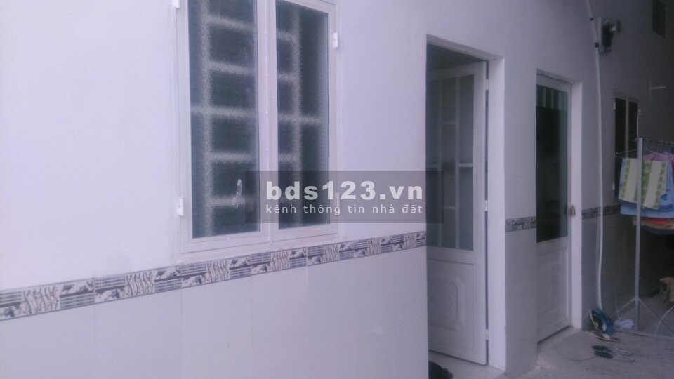 Vỡ nợ bán nhà rộng 150m2 có cho thuê full phòng thu nhập cao, đường thông dài có SHR