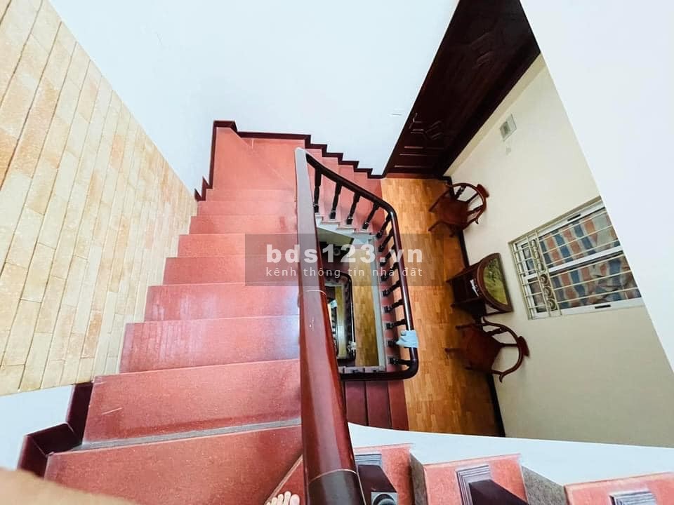 Siêu phẩm nhà đẹp Đống Đa diện tích sử dụng 72m2 nhỉnh 5 tỷ cách phố 3 bước chân