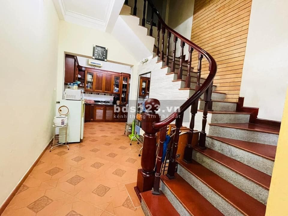 Siêu phẩm nhà đẹp Đống Đa diện tích sử dụng 72m2 nhỉnh 5 tỷ cách phố 3 bước chân