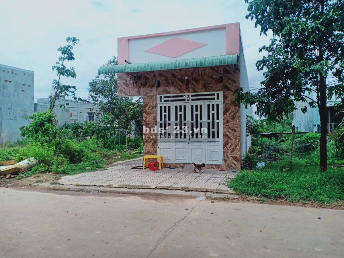 Vỡ nợ bán nhà rộng 150m2 có cho thuê full phòng thu nhập cao, đường thông dài có SHR