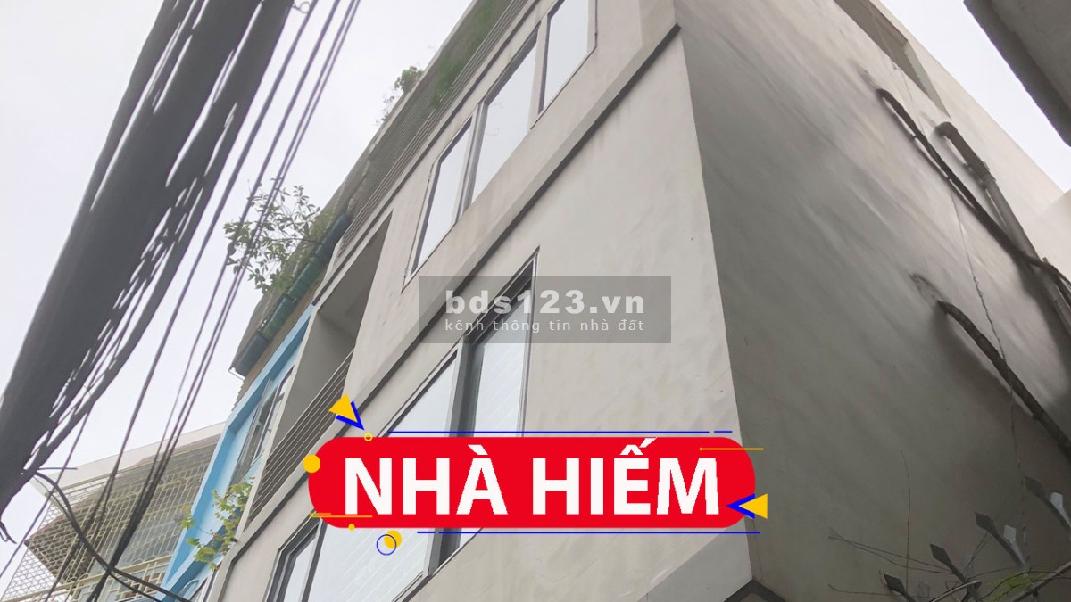 Nhỏ mà có võ nhà 3 phòng ngủ ngõ 2.5m bán nhà Chính Kinh dtsd 28m2, 4 tầng giá 2.4 tỷ