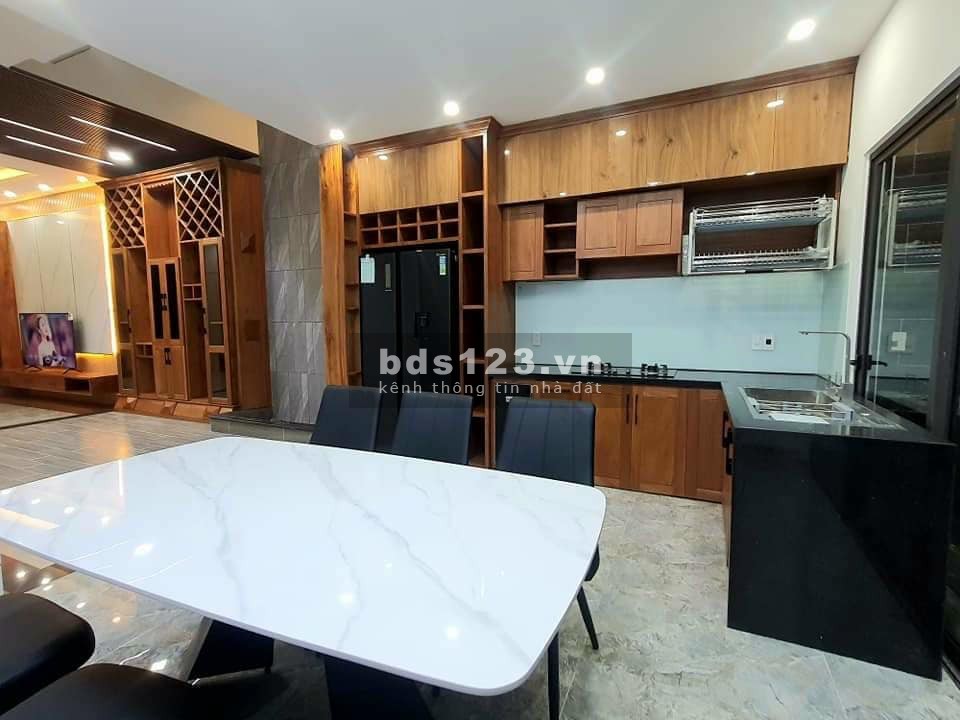 Bán nhà diện tích 5x20 kinh doanh, TT Bến Xe, Cẩm Lệ, giá rẻ, liên hệ 0393.252.555