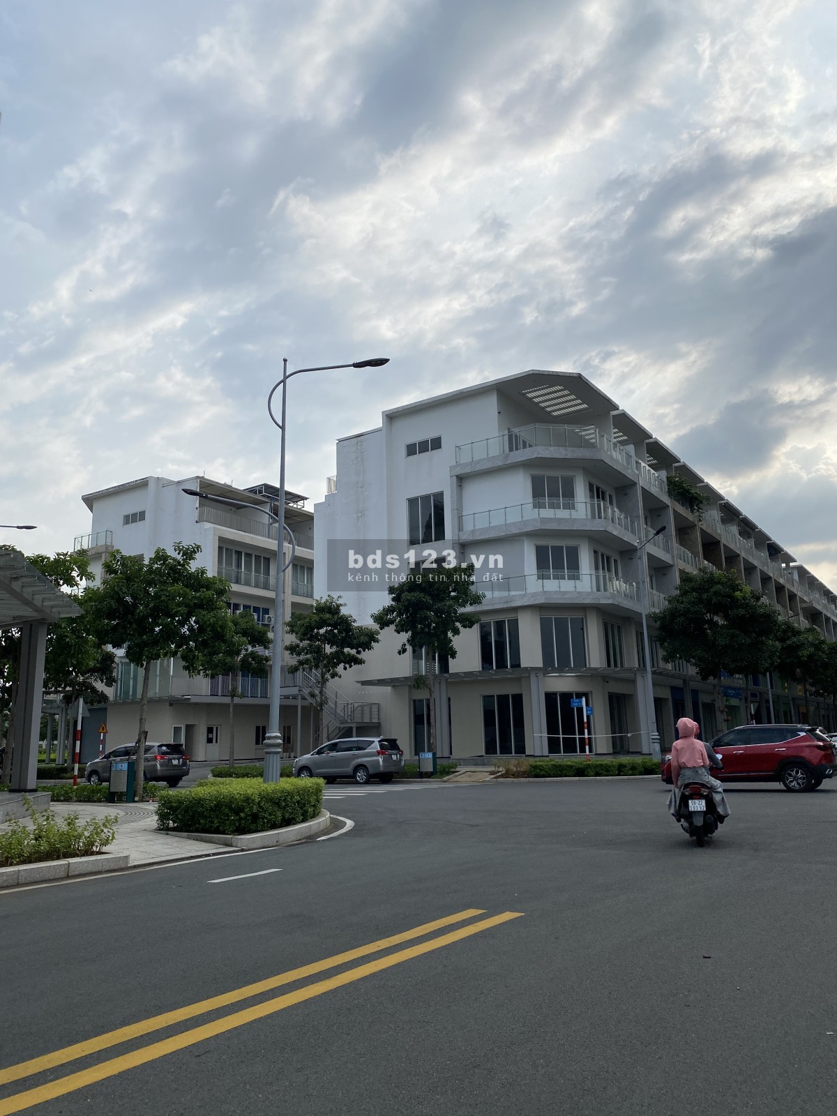 Cho thuê Shopphouse 1 trệt 4 Lầu Khu SaLa, Q.2