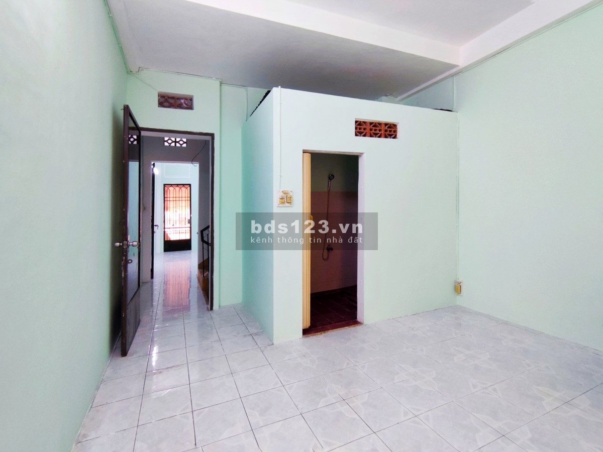 Cho thuê nhà nguyên căn dtsd 75m2 Hẻm Nguyễn Tri Phương, Quận 10 giá tốt thị trường